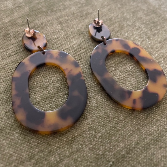 Tortoise shell drop earrings - Picture 4 of 4